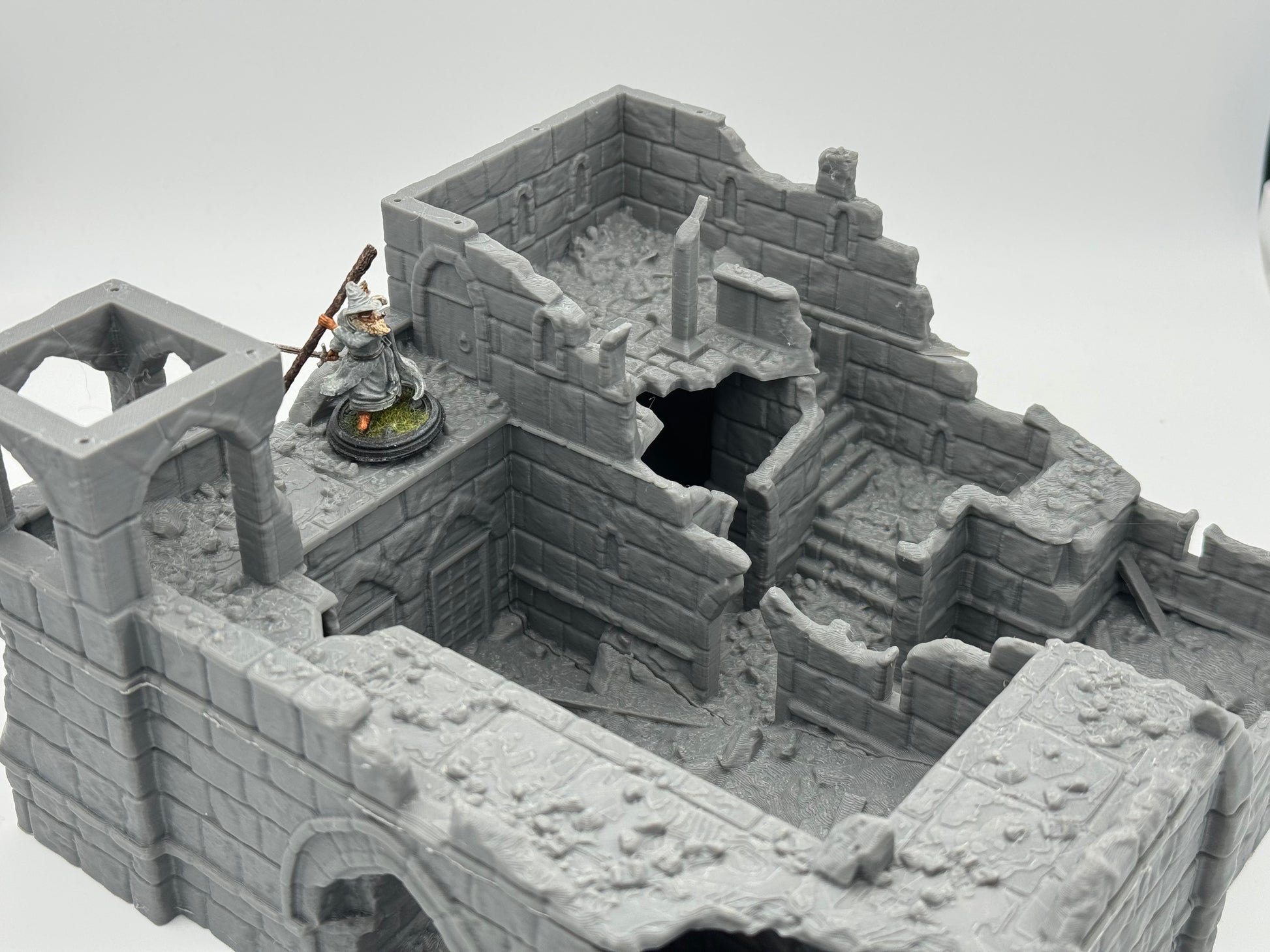 Product photo Tabletop 28mm The Printing Goes Ever On (TPGEO) 0: Barracks Ruins Ivory City - Kingdom of Gonthan - Tabletop Terrain