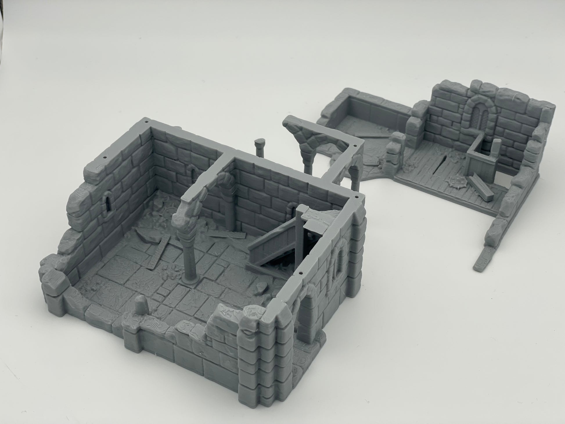 Product photo Tabletop 28mm The Printing Goes Ever On (TPGEO) 0: Ruined medieval house A2 - Remains of the building from the human realm Gonthan