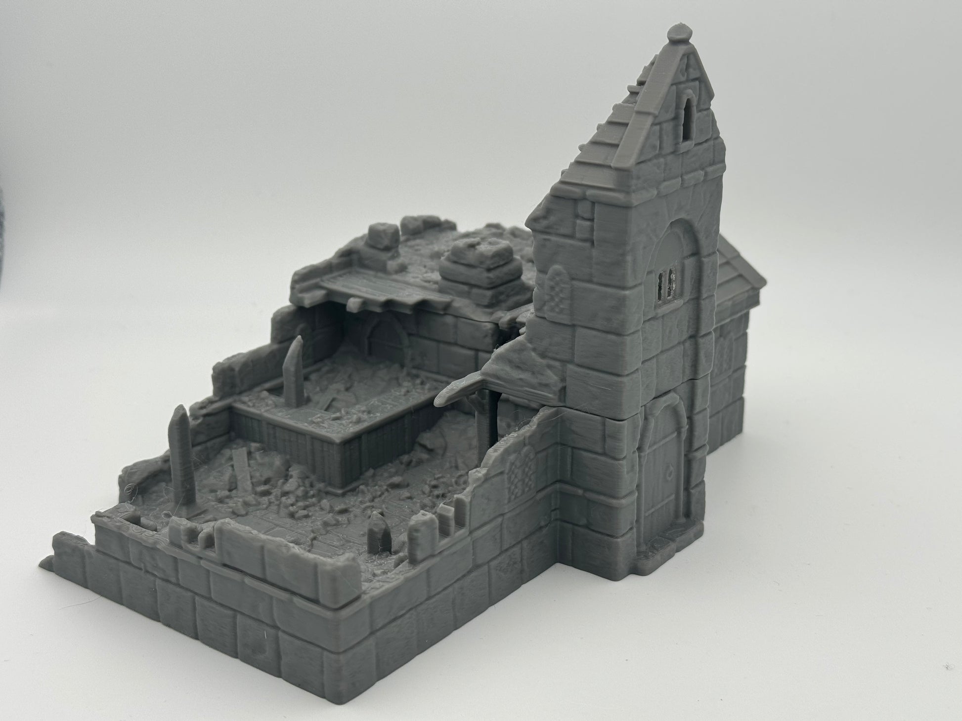 Product photo Tabletop 28mm The Printing Goes Ever On (TPGEO) 0: Inn Ruins Ivory City - Kingdom of Gonthan Building - Inn Tabletop Terrain