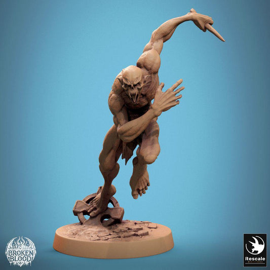 Product photo Tabletop 28mm Lord of the Print (LotP) 0: Tabletop miniature: Wild Ghoul in leap attack with claws - Ghoul, undead horror, predator, night stalker, boss monster/elite opponent (24_11_B1)