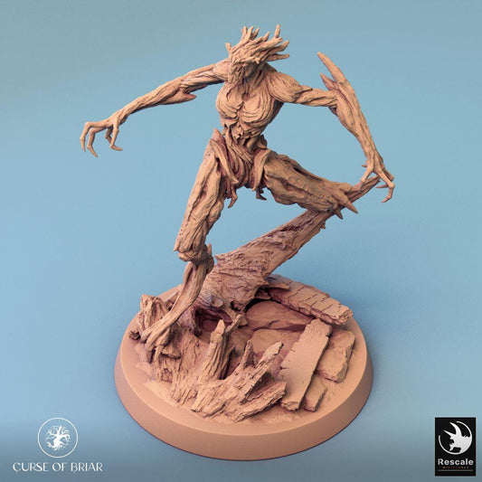 Product photo Tabletop 28mm Lord of the Print (LotP) 0: Fantasy Figure: Forest Spirit, Nature Golem, Thorn Guardian - Woodfey Dryad in Leap (24_07_A8)