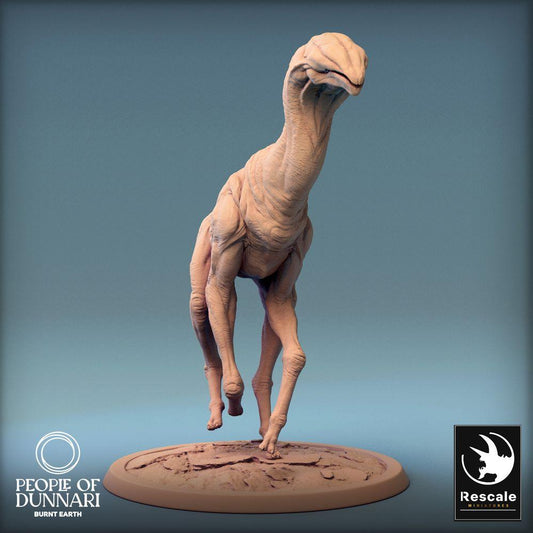 Product photo Tabletop 28mm Lord of the Print (LotP) 0: Tabletop miniature: Sandstepper Desert Runner in Gallop, Steppe Beast, Lizard Mount, Alien Creature (24_03_J1)