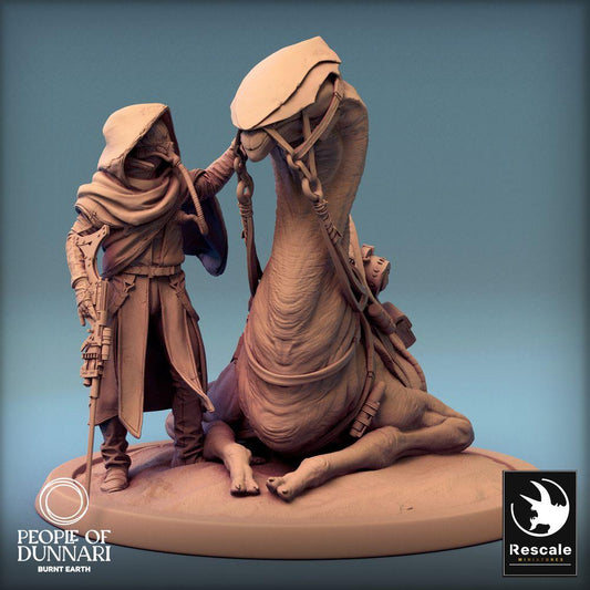 Product photo Tabletop 28mm Lord of the Print (LotP) 0: Sci-Fi Figure: Desert Nomad and Beastmaster with Sandrunner Mount (Sandstepper), Scout with Long Rifle (24_03_J2)