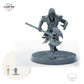 Untoter Hellebardier-Anführer – B: Größenvergleich, ca. 33 mm Gesamthöhe inklusive Base und höchstem Teil, mit 32-mm-Referenzfigur.