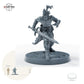 Duskhelm-Schwertkrieger – Laufend: Größenvergleich, ca. 35 mm Gesamthöhe inklusive Base und höchstem Teil, mit 32-mm-Referenzfigur.
