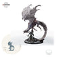 Roter Dracolich, untoter Skelettdrache im Angriff mit Axtkrieger, Drachenmonster, Fantasy Figur (Red Dracolich Attack): Größenvergleich, ca. 152 mm Gesamthöhe inklusive Base und höchstem Teil, mit 32-mm-Referenzfigur.