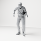 Diorama Modellbau Produktfoto 1: Stehende Figur: Älterer Mann mit Gehstock & Pullover (a168)