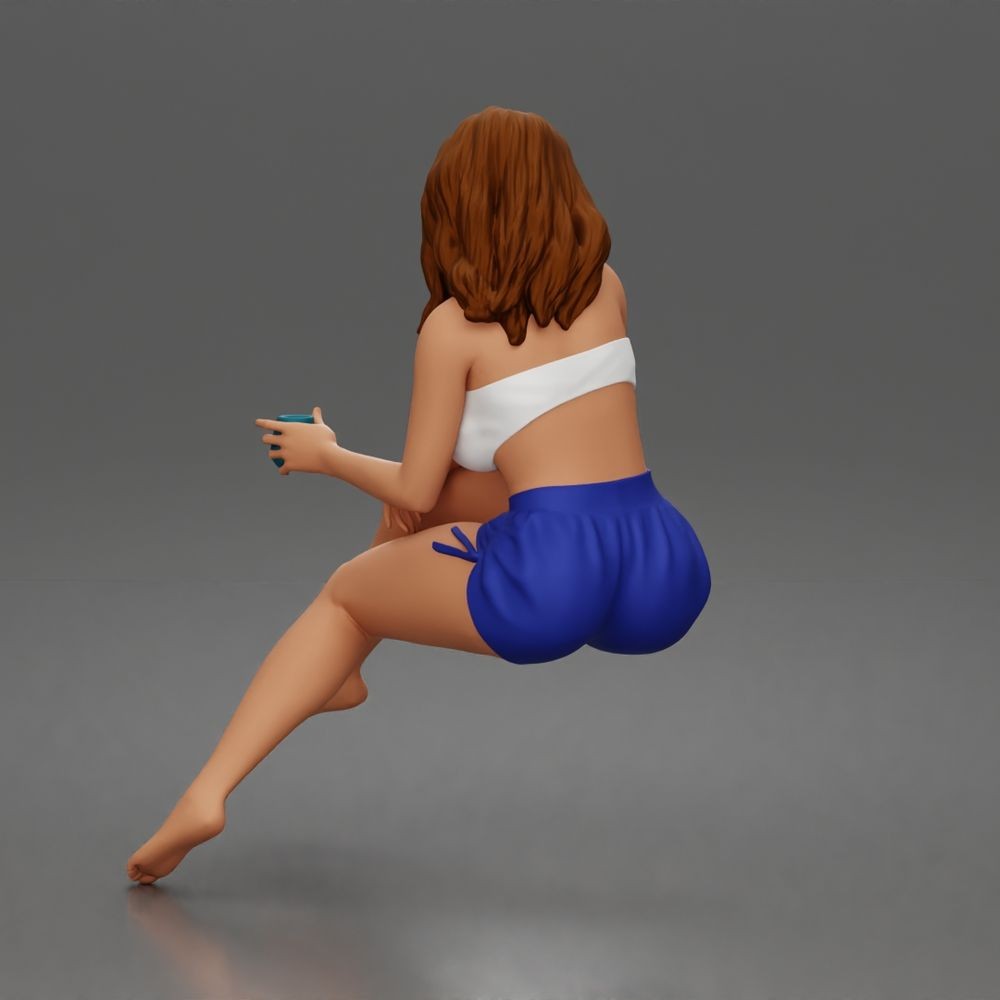 Diorama model making product photo 3: Kneeling figure: woman with strapless top & shorts (a186)