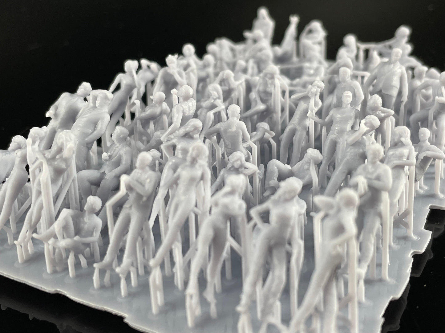 Product photo diorama and model building miniature figure: Spectator set, 60 figures 1:87 - H0 / 1:72 - 25mm